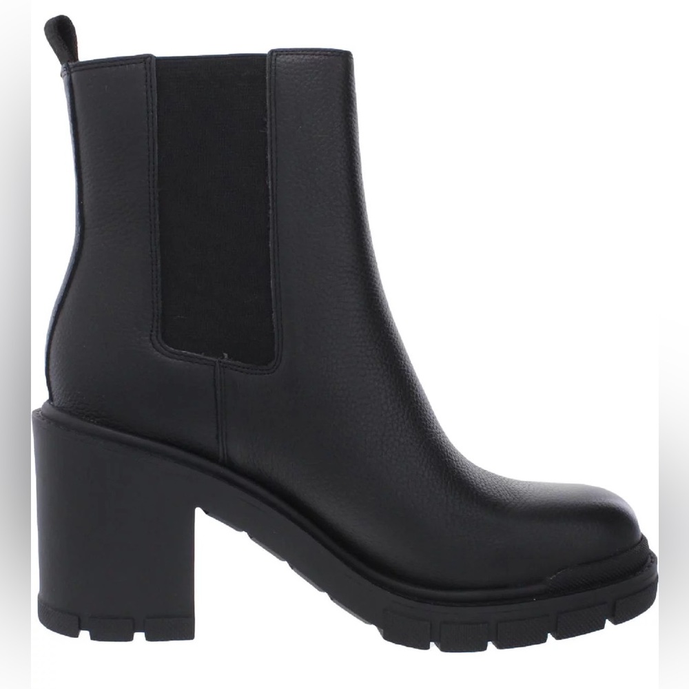 Marc Fisher Vanlisa boot in black